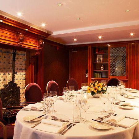 The Lensbury Resort Теддингтон Экстерьер фото